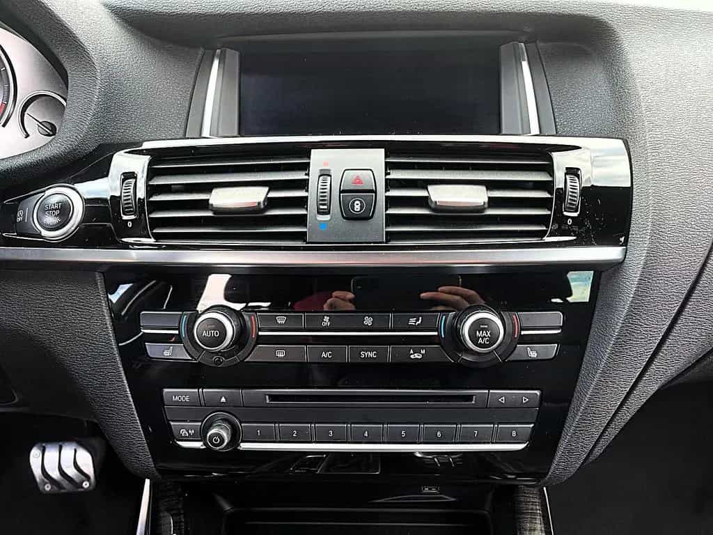 BMW X4 M40i xDrive AUT LED HUD PANO NAVI H&K LEDER 03/2018-photo-9