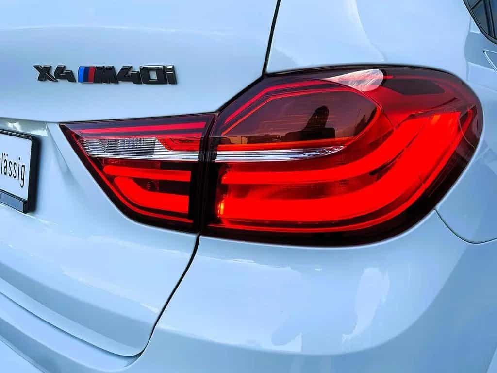 BMW X4 M40i xDrive AUT LED HUD PANO NAVI H&K LEDER 03/2018-photo-37