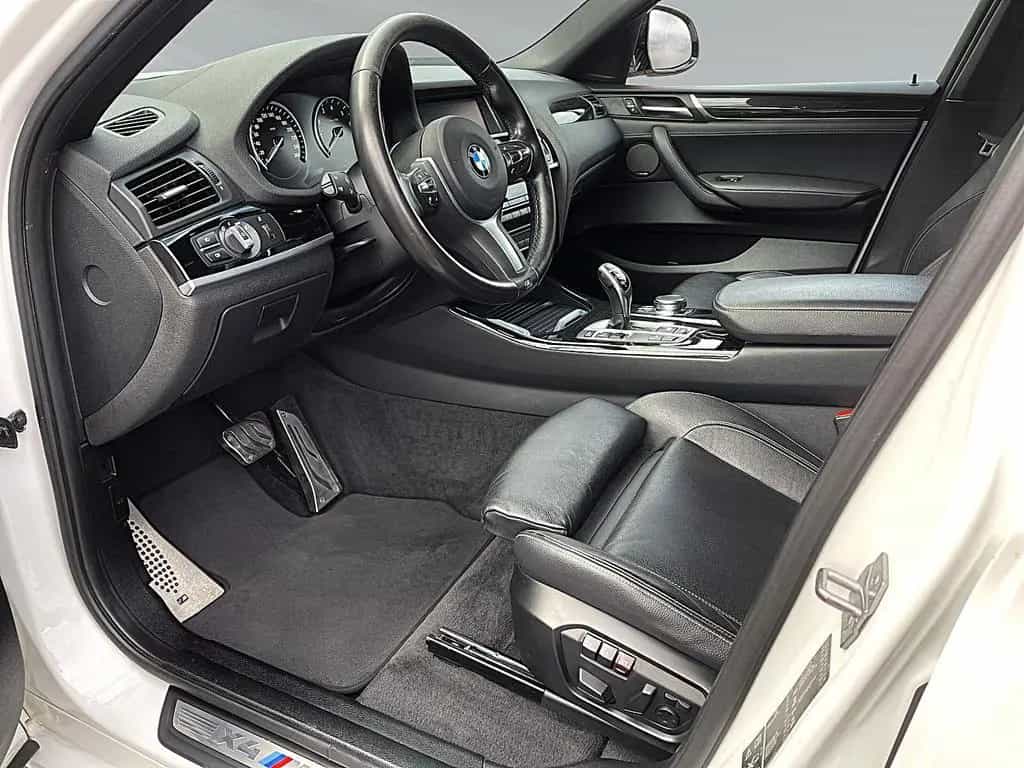 BMW X4 M40i xDrive AUT LED HUD PANO NAVI H&K LEDER 03/2018-photo-3