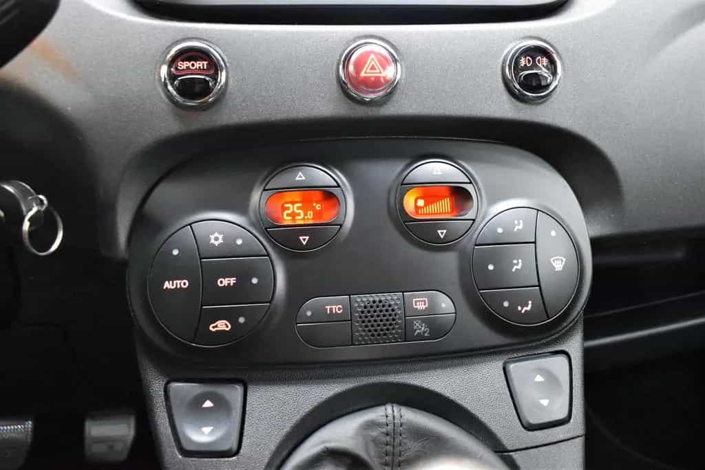 Abarth 595 Competizione+PDC+Vollleder+53.200km 10/2015-photo-15