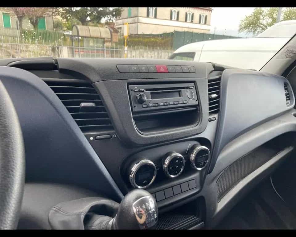 Iveco Daily Iveco Daily Passo Medio 35Q 2.3 HPT PM - T 07/2019-photo-9
