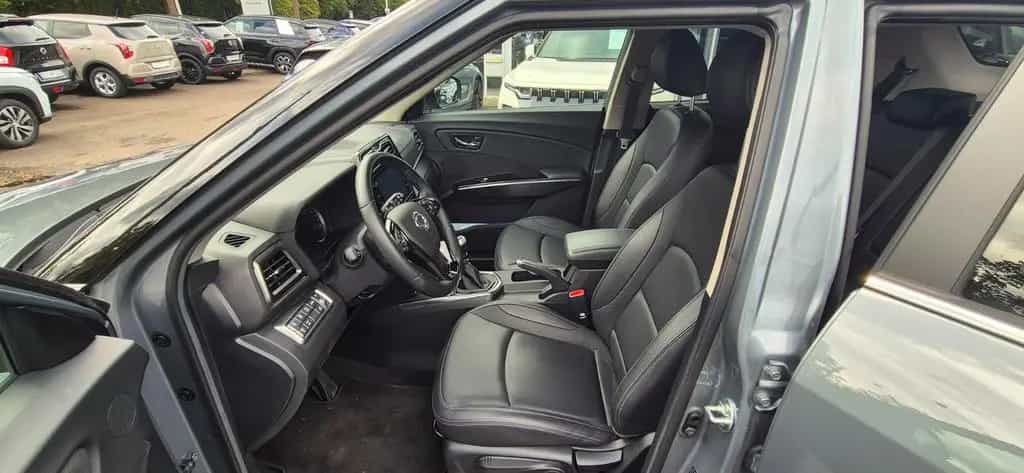 Ssangyong Tivoli Grand Black Line 4x2 03/2024-photo-12