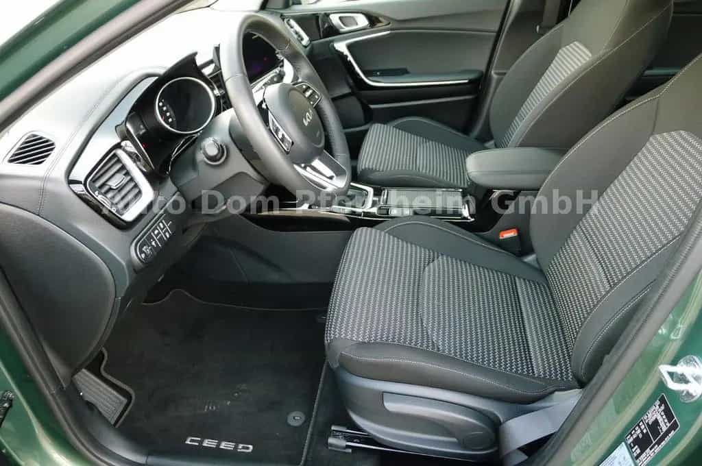 Kia Ceed SW 1.5T DCT Vision / Komfort+ 12/2024-photo-11