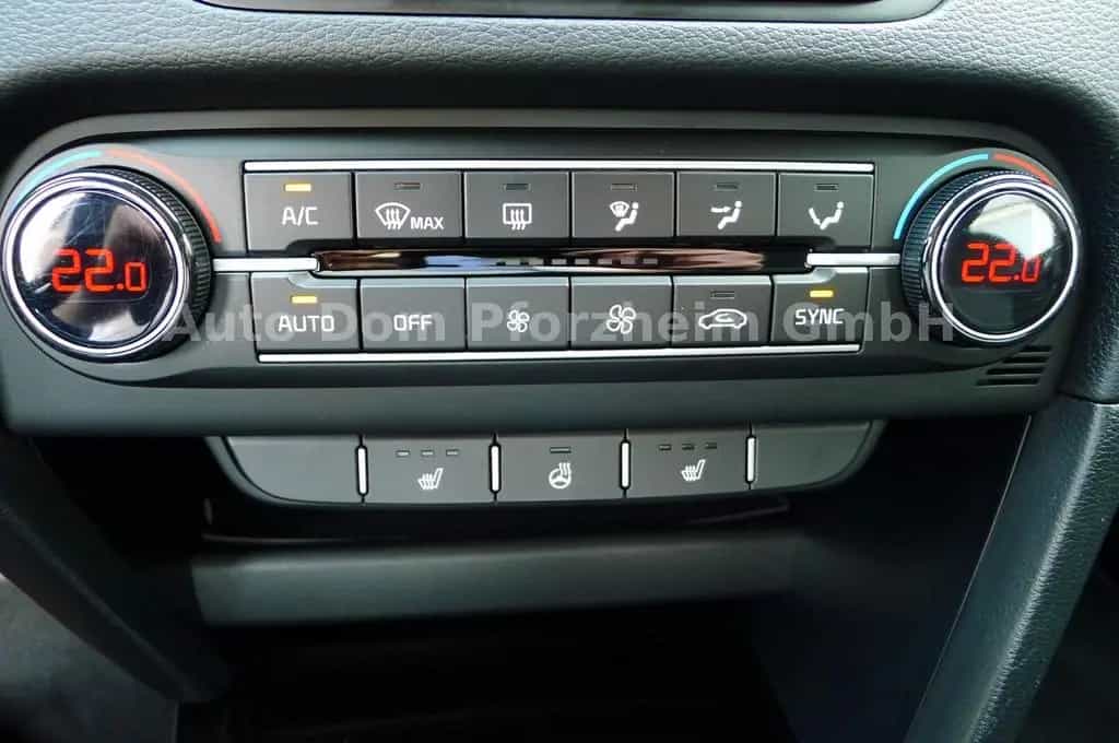 Kia Ceed SW 1.5T DCT Vision / Komfort+ 12/2024-photo-16