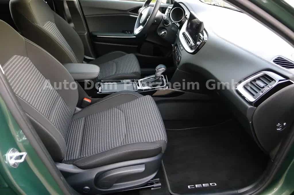 Kia Ceed SW 1.5T DCT Vision / Komfort+ 12/2024-photo-6