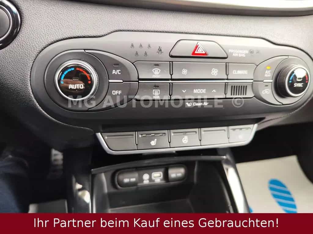 Kia Sorento 2.2 CRDi Spirit 4WD Panorama 7-Sitze LED 05/2016-photo-29