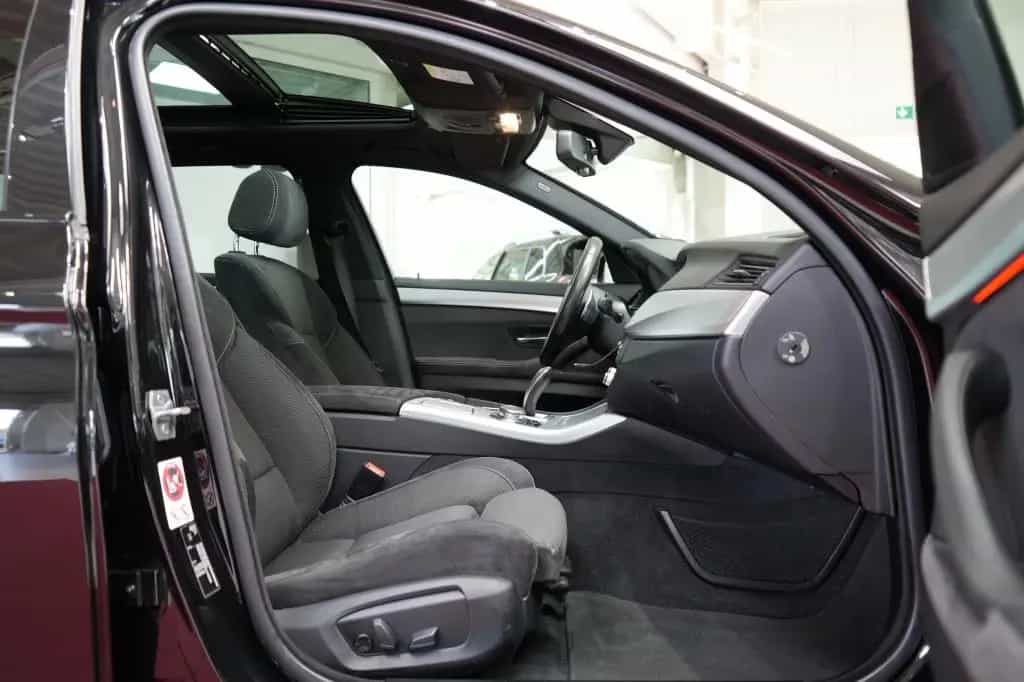 BMW 5 Series 11/2016-photo-7