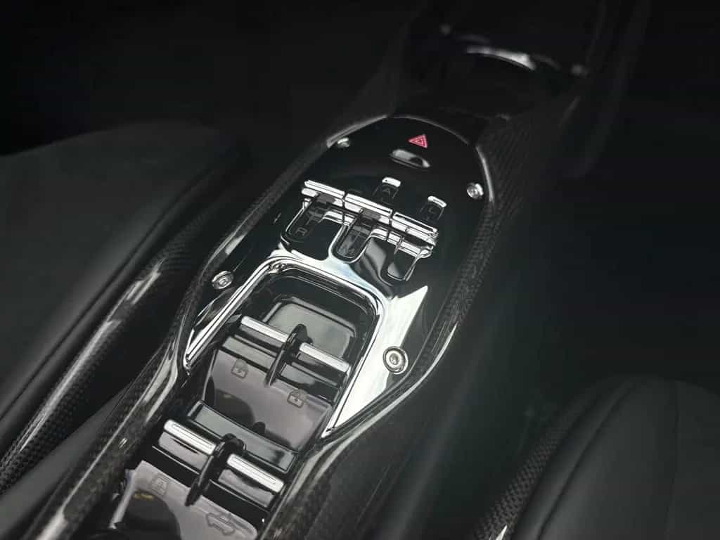 Ferrari 296 GTS *20'' Schmiedefelge*Premium HiFi* 07/2025-photo-18