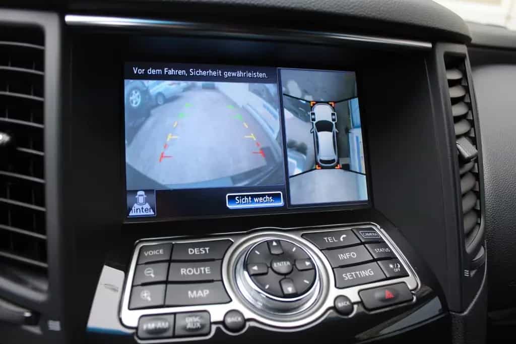 Infiniti QX70 3.7 Ultimate Leder*Xenon*S-Dach*BOSE*ACC 04/2016-photo-17