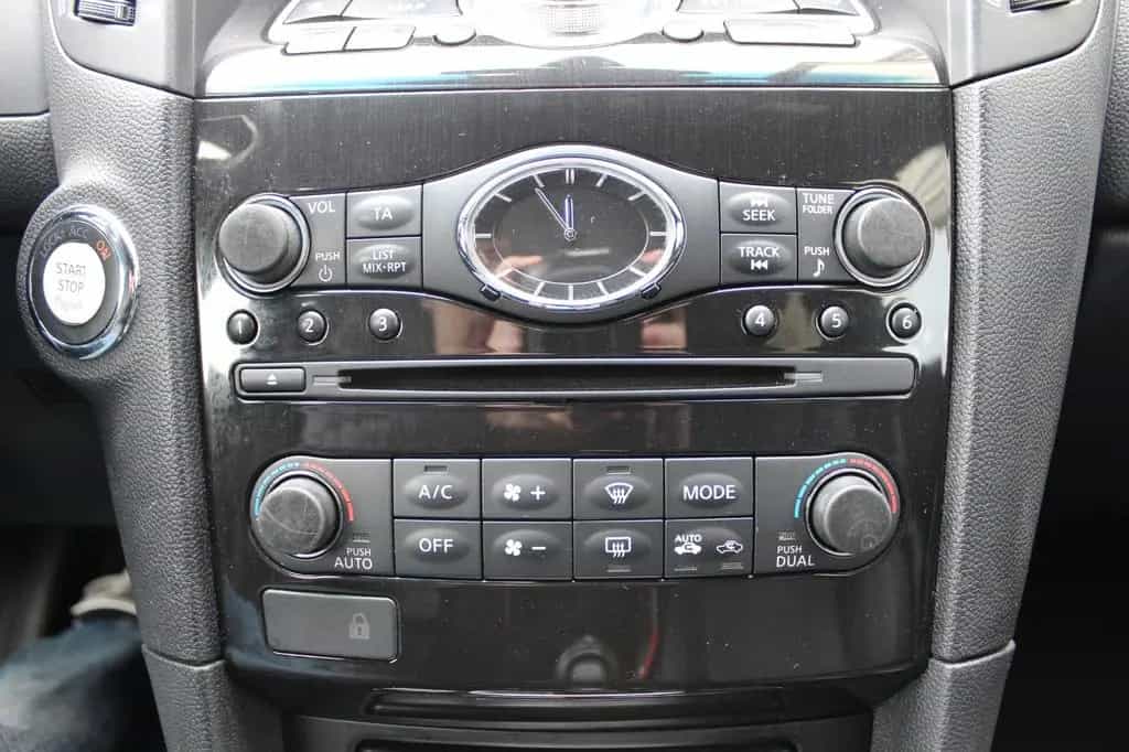 Infiniti QX70 3.7 Ultimate Leder*Xenon*S-Dach*BOSE*ACC 04/2016-photo-18
