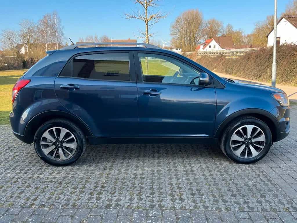 Ssangyong Korando Crystal 4x2*Automatik/AHK/TÜV NEU* 04/2015-photo-5