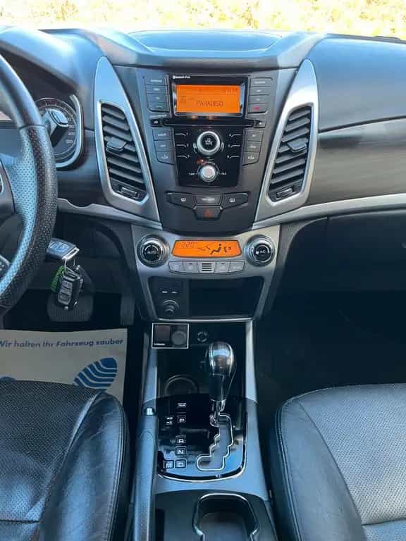 Ssangyong Korando Crystal 4x2*Automatik/AHK/TÜV NEU* 04/2015-photo-9