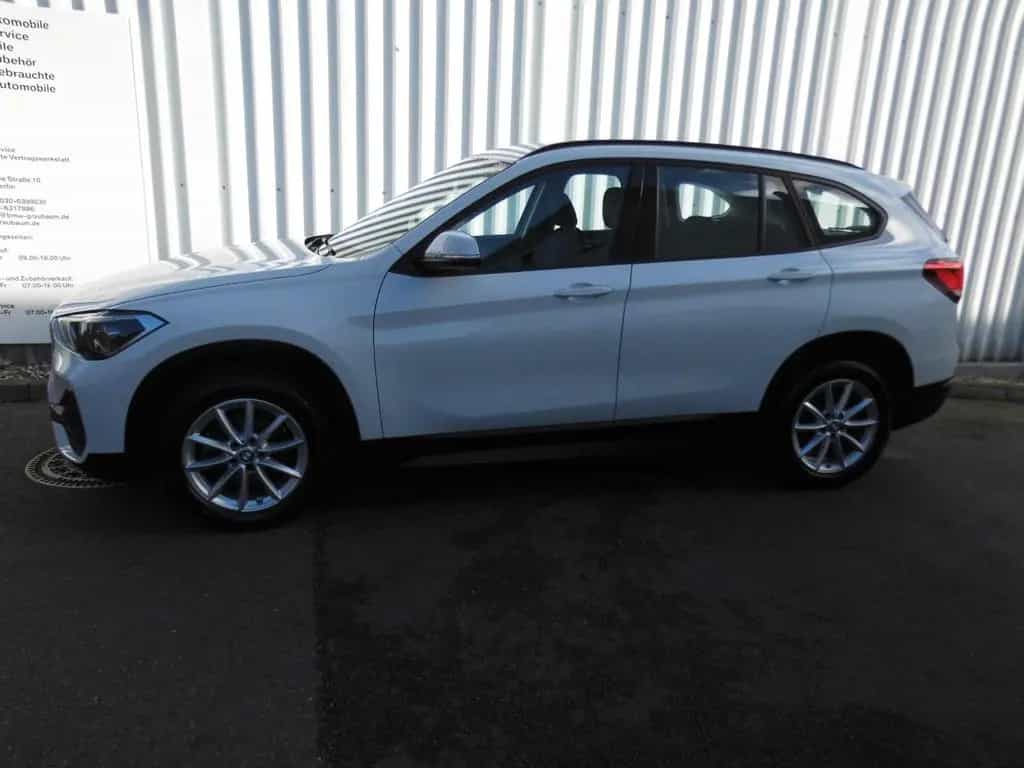 BMW X1 sDrive 18 i Advantage AHK LED Navi PA Sitzh. 12/2021-photo-0