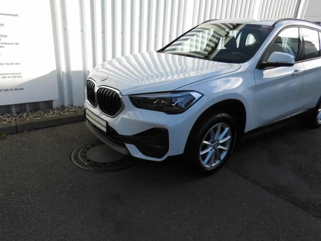 BMW X1 sDrive 18 i Advantage AHK LED Navi PA Sitzh. 12/2021-photo-1