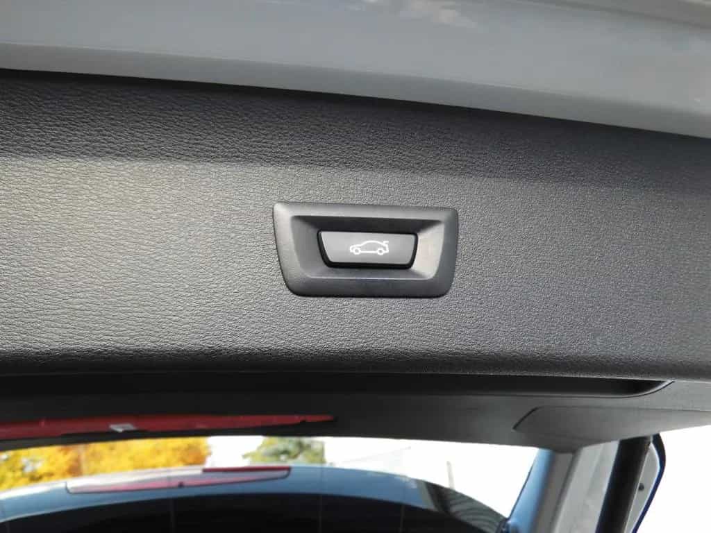BMW X1 sDrive 18 i Advantage AHK LED Navi PA Sitzh. 12/2021-photo-10