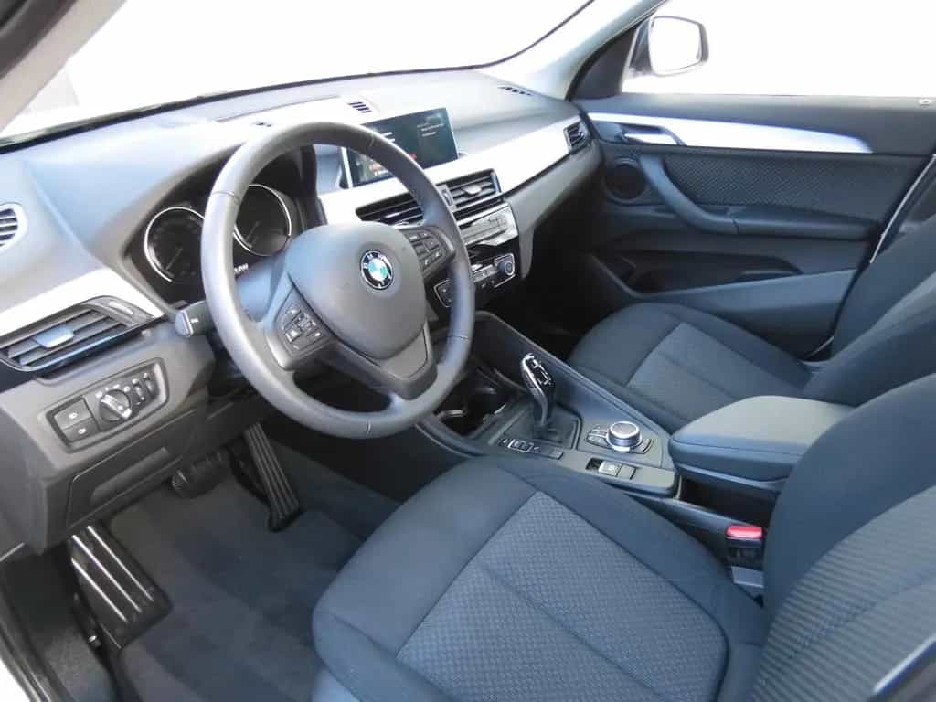 BMW X1 sDrive 18 i Advantage AHK LED Navi PA Sitzh. 12/2021-photo-5
