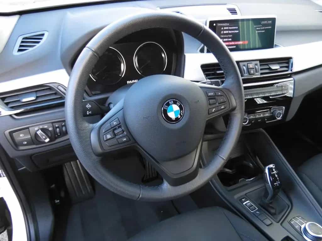 BMW X1 sDrive 18 i Advantage AHK LED Navi PA Sitzh. 12/2021-photo-6