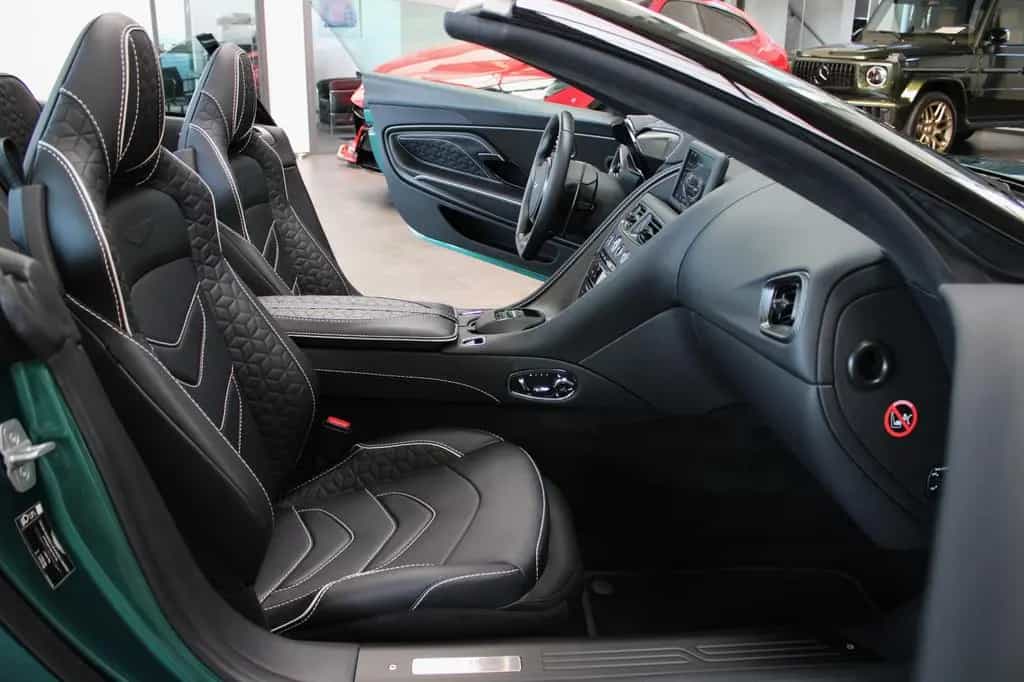 Aston Martin DBS 5.2 V12 VOLANTE RACING GREEN! 03/2024-photo-10