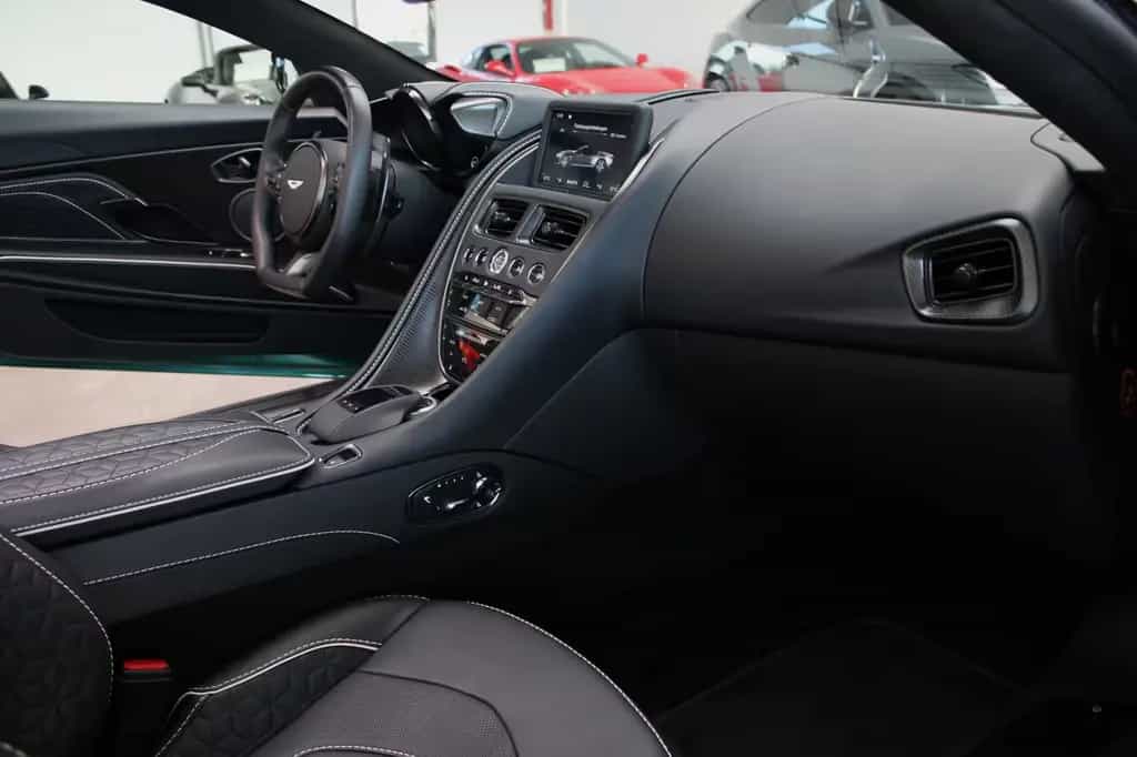 Aston Martin DBS 5.2 V12 VOLANTE RACING GREEN! 03/2024-photo-8