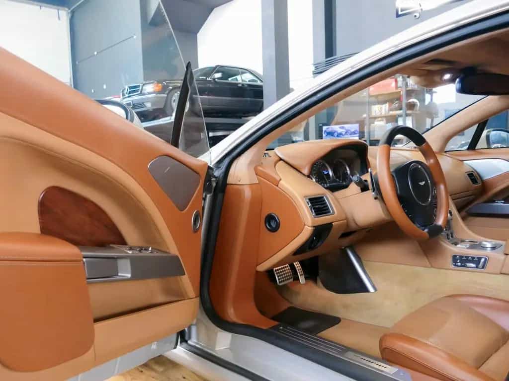 Aston Martin Rapide 6.0 V12 Touchtronic Luxury 01/2011-photo-6