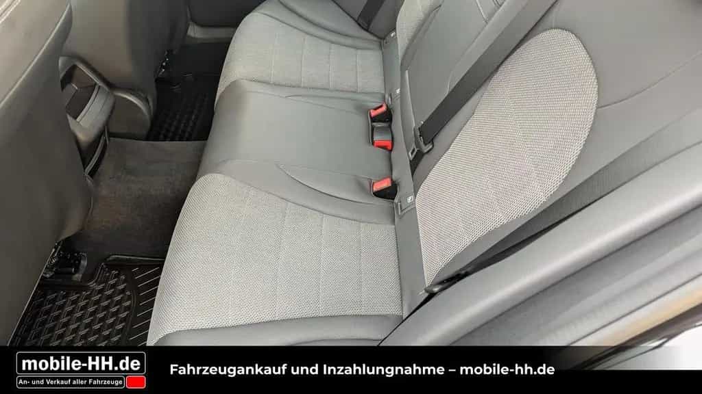 Mercedes-Benz C 180 CGI*SHZ*LED*KAMERA*AVANTGARDE*GEPFLEGT* 01/2019-photo-22