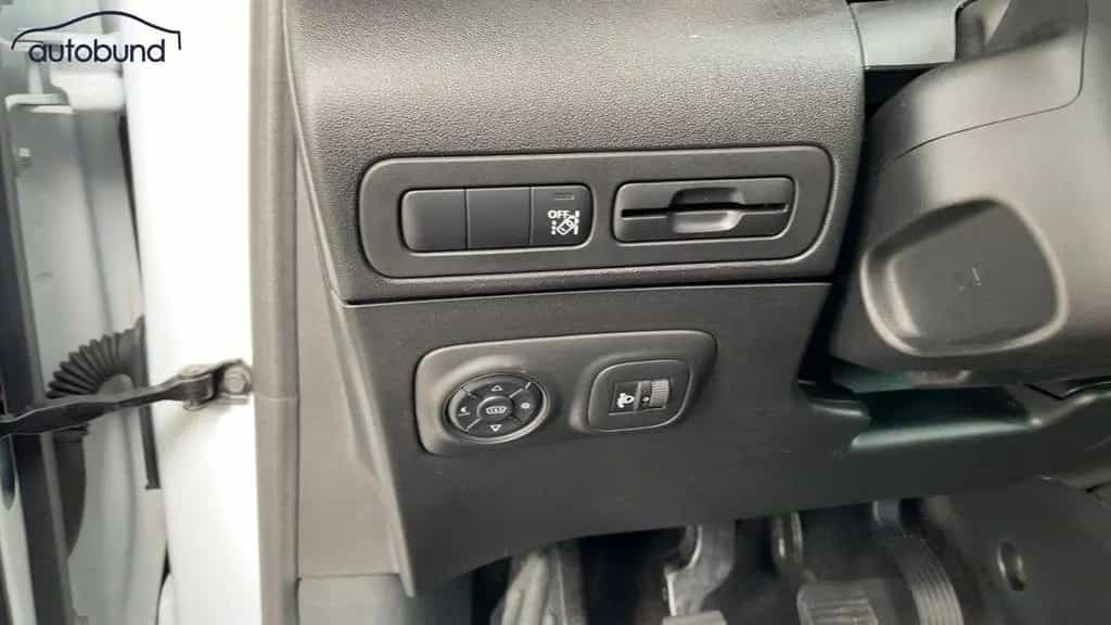 Citroën C3 III Aircross 1,2 PureTech Shine Pack Alu Ka L 03/2024-photo-12