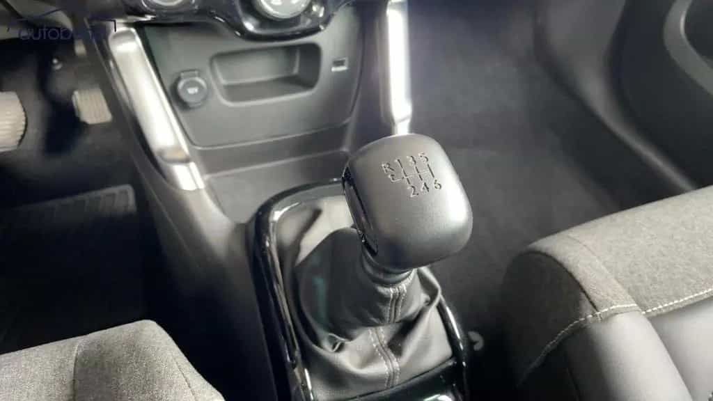 Citroën C3 III Aircross 1,2 PureTech Shine Pack Alu Ka L 03/2024-photo-16