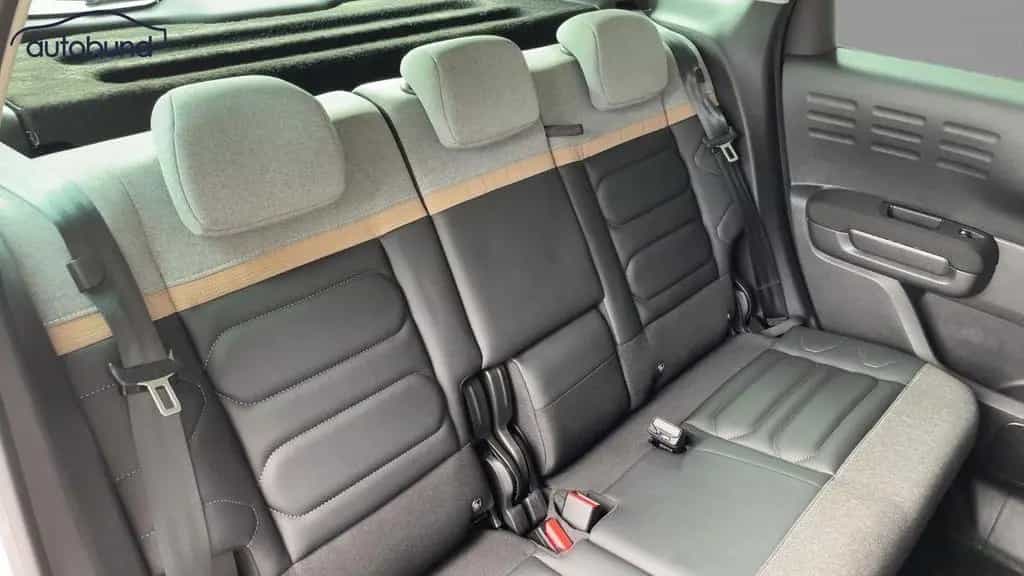 Citroën C3 III Aircross 1,2 PureTech Shine Pack Alu Ka L 03/2024-photo-7