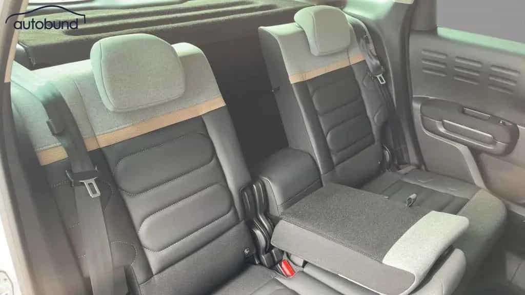 Citroën C3 III Aircross 1,2 PureTech Shine Pack Alu Ka L 03/2024-photo-8