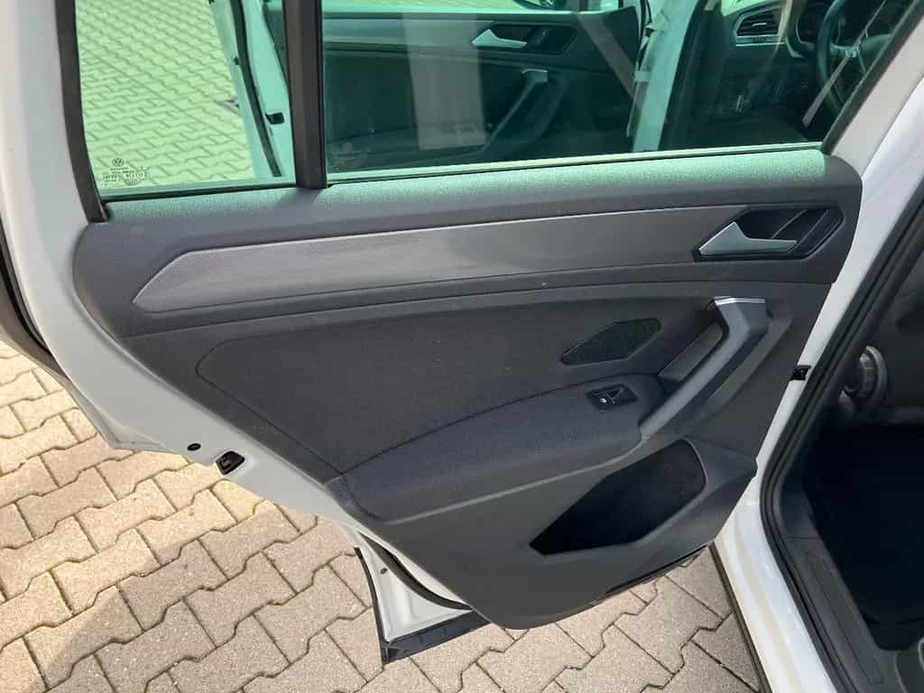 Volkswagen Tiguan 2.0 TDI OFFROAD 4Motion *LED Navi AHK SHZ 07/2020-photo-10