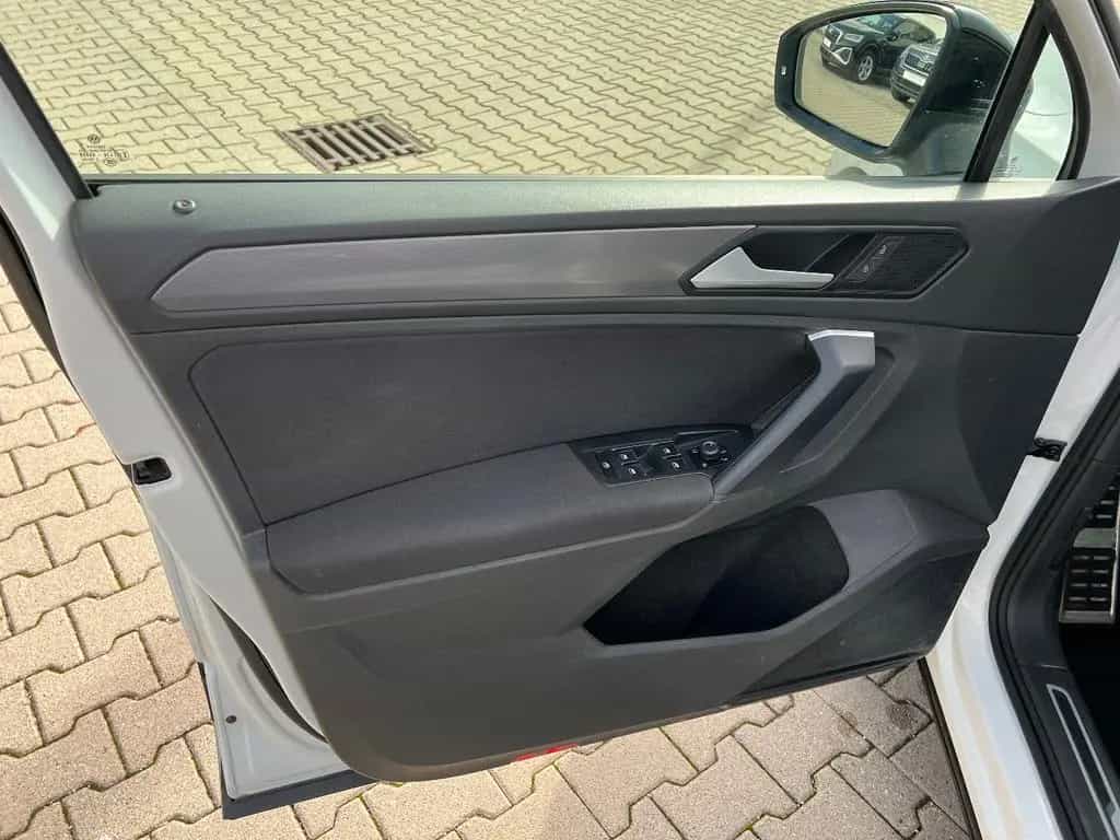 Volkswagen Tiguan 2.0 TDI OFFROAD 4Motion *LED Navi AHK SHZ 07/2020-photo-9