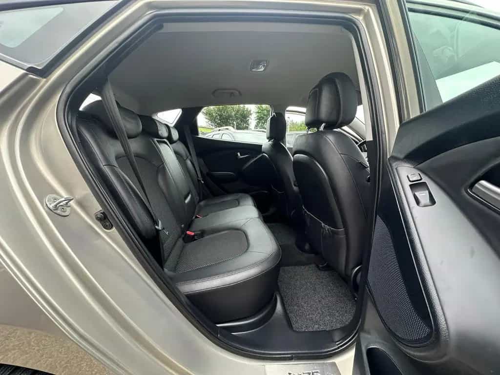 Hyundai ix35 *Klimaaut.*MFL*SitzH* TÜV Neu 11/2010-photo-17