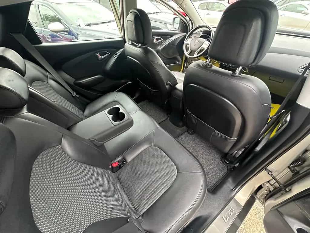 Hyundai ix35 *Klimaaut.*MFL*SitzH* TÜV Neu 11/2010-photo-18