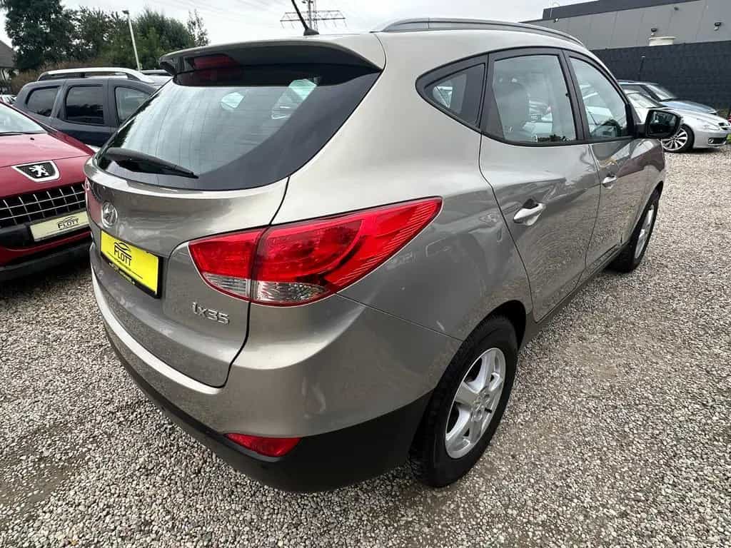 Hyundai ix35 *Klimaaut.*MFL*SitzH* TÜV Neu 11/2010-photo-6