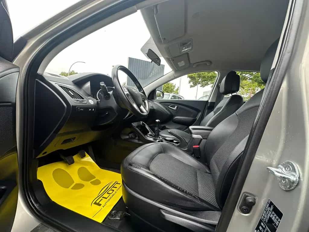 Hyundai ix35 *Klimaaut.*MFL*SitzH* TÜV Neu 11/2010-photo-8
