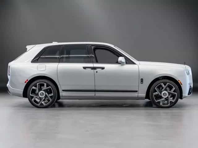 Rolls-Royce Cullinan ROLLS-ROYCE Cullinan 2025 Rolls-Royce Black Badg 08/2025-photo-3