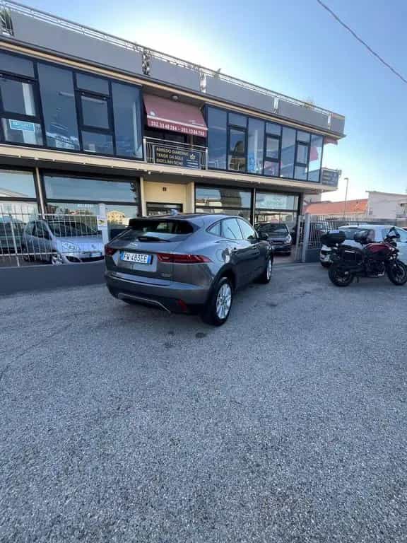 Jaguar E-Pace 2.0D 150 CV AWD S 06/2019-photo-4