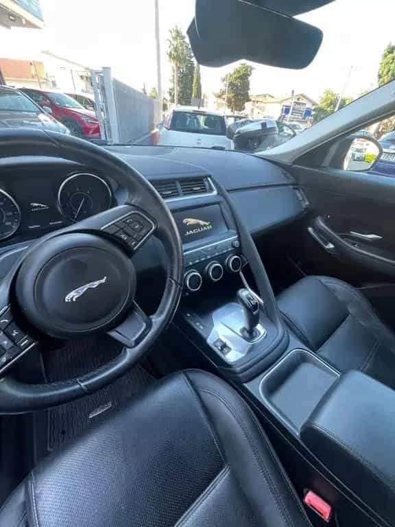 Jaguar E-Pace 2.0D 150 CV AWD S 06/2019-photo-8