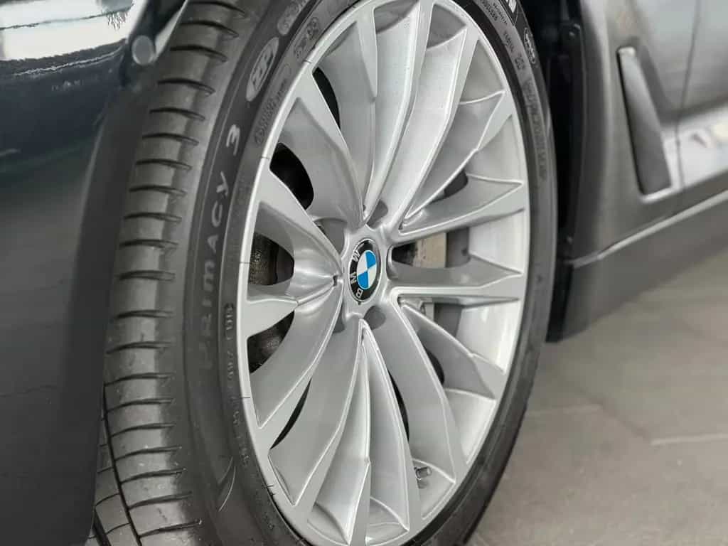 BMW 530 d xDrive Sport Line*Pano*Luft*HuD*DisplayKey* 09/2017-photo-10