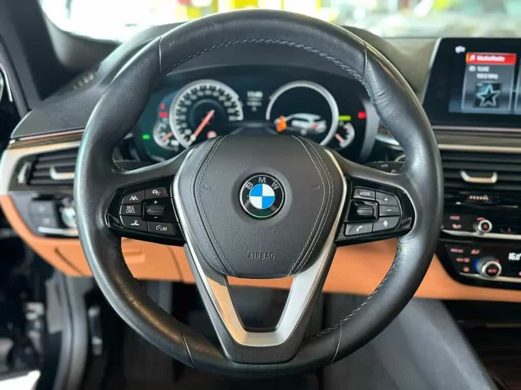 BMW 530 d xDrive Sport Line*Pano*Luft*HuD*DisplayKey* 09/2017-photo-16