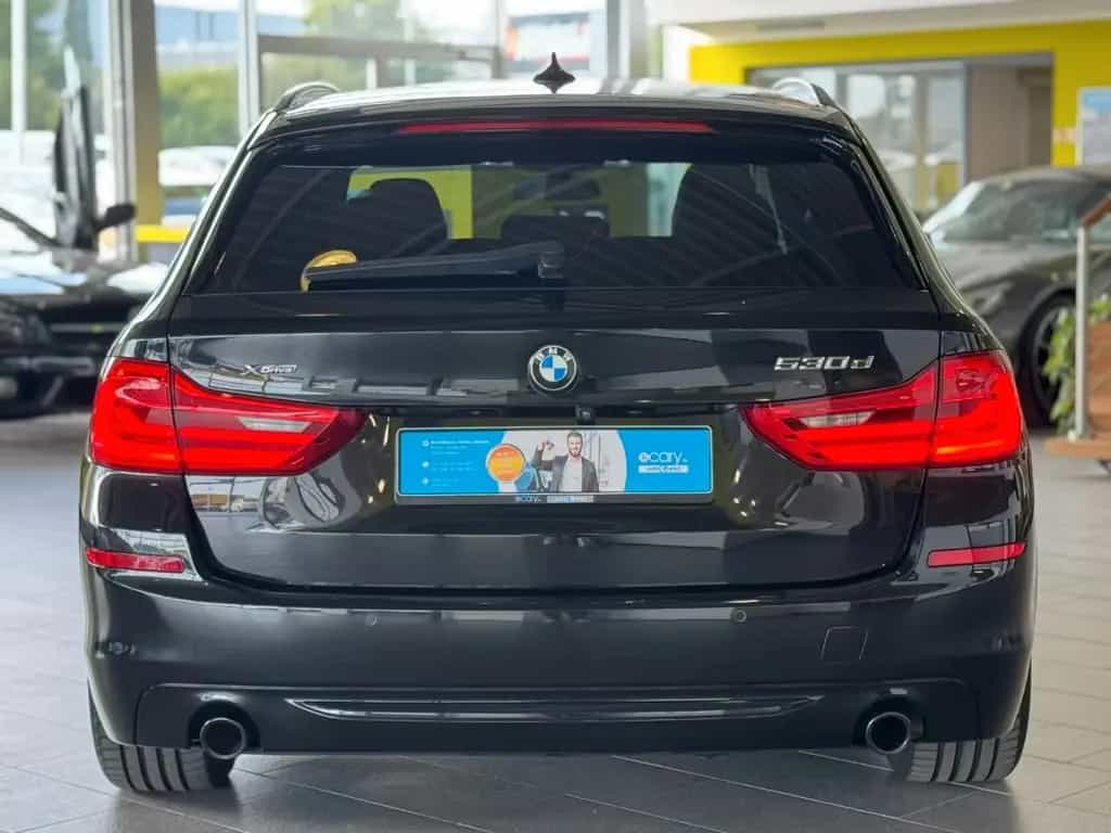 BMW 530 d xDrive Sport Line*Pano*Luft*HuD*DisplayKey* 09/2017-photo-3