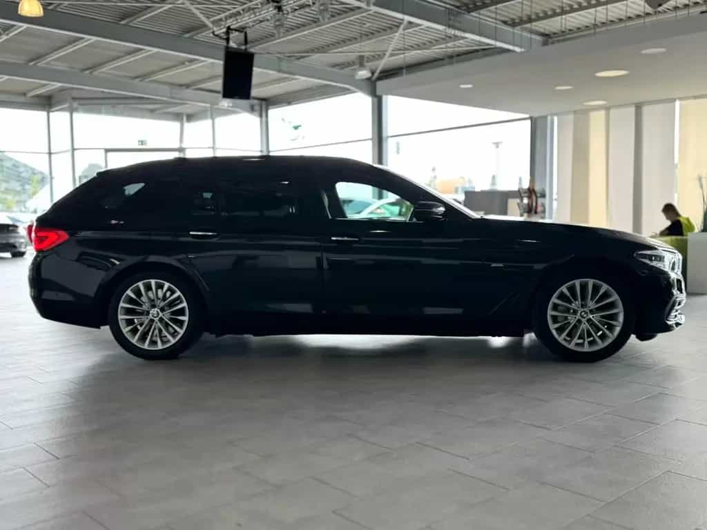 BMW 530 d xDrive Sport Line*Pano*Luft*HuD*DisplayKey* 09/2017-photo-6