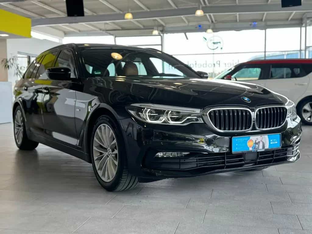 BMW 530 d xDrive Sport Line*Pano*Luft*HuD*DisplayKey* 09/2017-photo-7