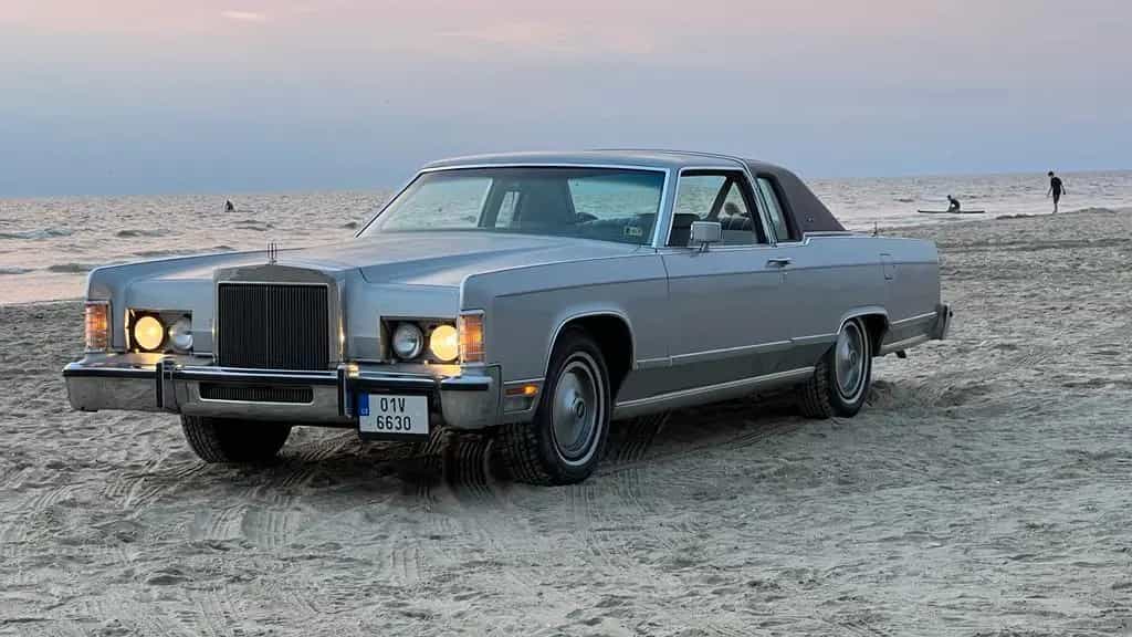 Lincoln Continental Town Coupé 03/1979-photo-1