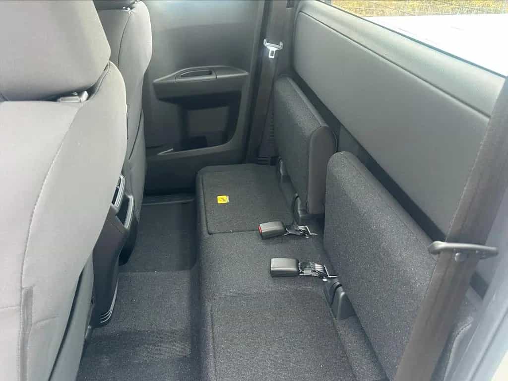 Isuzu D-Max 4x4 LS A/T SpaceCab null-photo-12