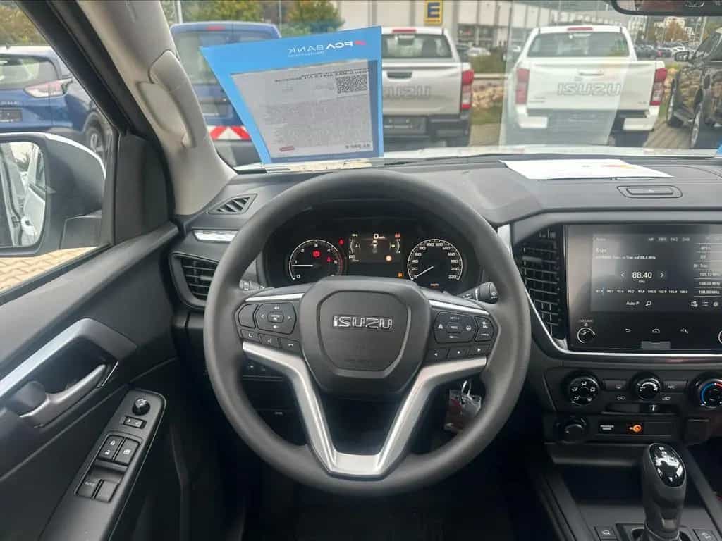 Isuzu D-Max 4x4 LS A/T SpaceCab null-photo-13
