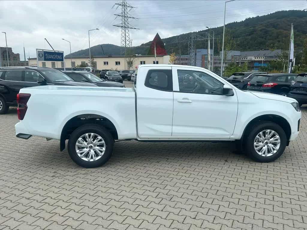 Isuzu D-Max 4x4 LS A/T SpaceCab null-photo-7
