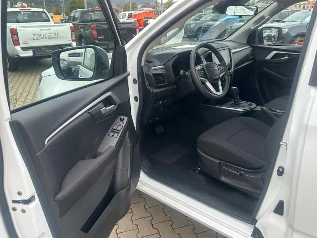 Isuzu D-Max 4x4 LS A/T SpaceCab null-photo-9