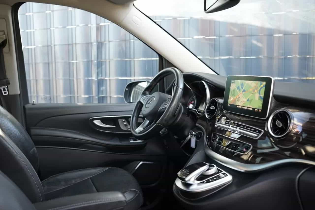 Mercedes-Benz V-Class 300 06/2019-photo-16