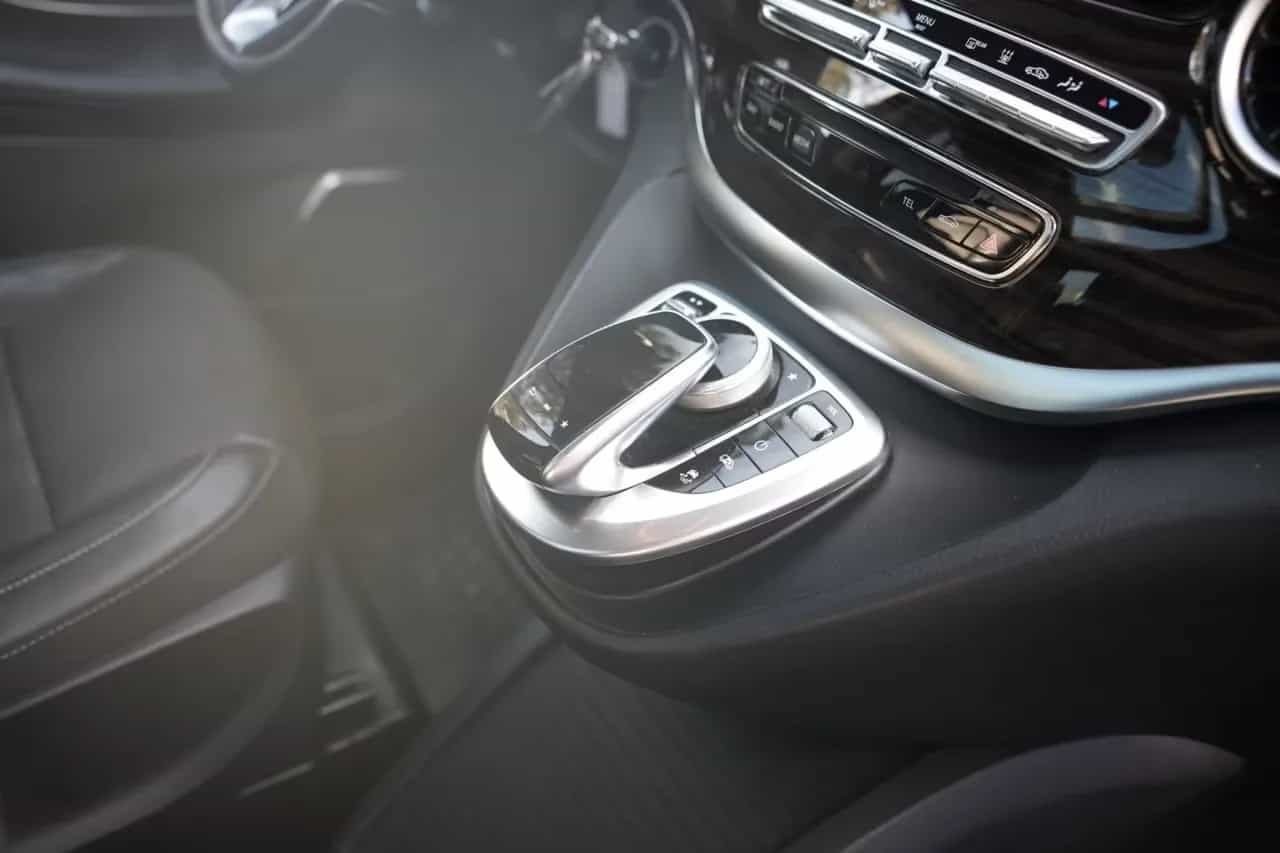Mercedes-Benz V-Class 300 06/2019-photo-19
